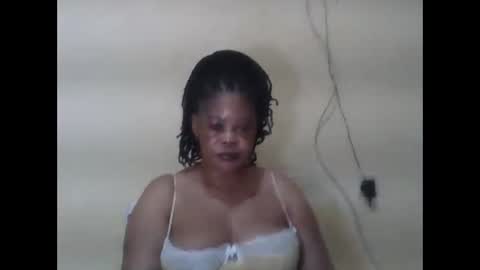 Snapshot of sexydove2 chatting on May 14, 2026, 2:29 am EMILY online show from May 14, 2026, 2:29 am