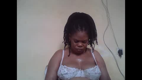 Snapshot of sexydove2 chatting on May 30, 2026, 8:44 am EMILY online show from May 30, 2026, 8:44 am
