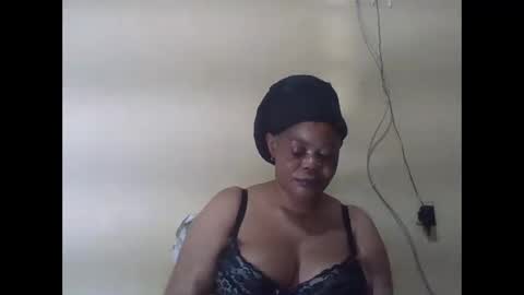 Snapshot of sexydove2 chatting on June 7, 2026, 2:48 am EMILY online show from June 7, 2026, 2:48 am