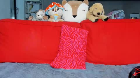 Ari online show from October 11, 2025, 6:28 pm