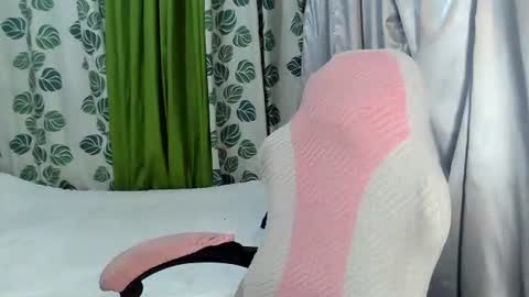 sexygirl_ynna online show from July 2, 2026, 1:06 pm