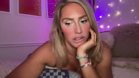 Snapshot of sexygoodvibebabe69 chatting on May 25, 2026, 1:06 pm Ashley Love online show from May 25, 2026, 1:06 pm