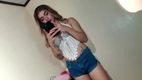 Snapshot of sexyhotbabe18 chatting on May 14, 2026, 12:17 am sexyhotbabe18 online show from May 14, 2026, 12:17 am