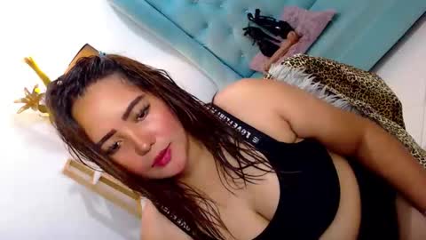 Snapshot of sexyjeanniecuntcums chatting on October 6, 2025, 10:45 am JENNY online show from October 6, 2025, 10:45 am