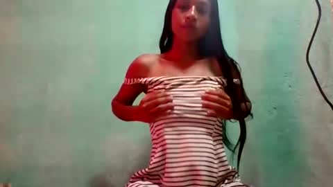 Snapshot of sexyjolie586 chatting on May 27, 2026, 7:16 am sexyjolie586 online show from May 27, 2026, 7:16 am