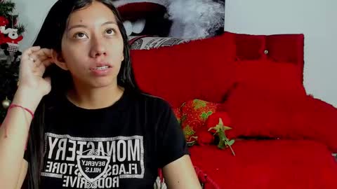 Snapshot of sexylaurita4u chatting on December 31, 2024, 12:57 pm laura online show from December 31, 2024, 12:57 pm