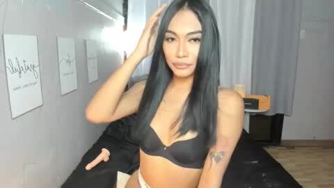 Snapshot of sexylovesappira chatting on October 26, 2025, 5:13 am maxine online show from October 26, 2025, 5:13 am