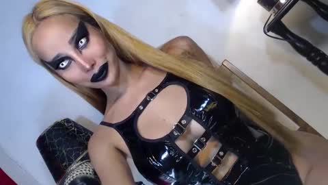 Snapshot of sexylusty2258 chatting on March 12, 2025, 1:47 am Queen Sofia online show from March 12, 2025, 1:47 am