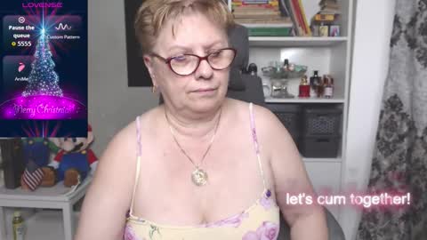 sexylynette4u online show from December 15, 2025, 9:46 am