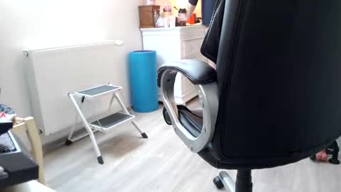 Vincent Vega online show from March 7, 2025, 2:45 pm