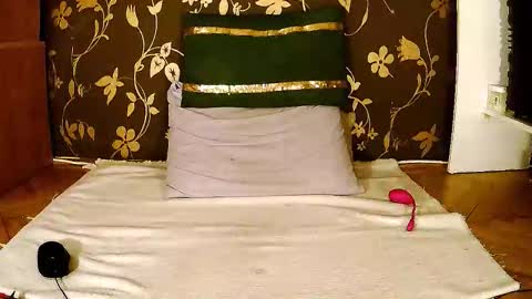 Squirty Maya Gold online show from December 5, 2025, 2:09 am