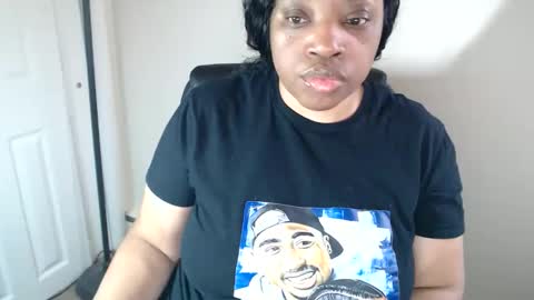 SexyMona online show from April 23, 2026, 2:52 pm