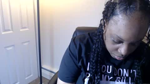 Snapshot of sexymona1218 chatting on May 4, 2026, 7:37 am SexyMona online show from May 4, 2026, 7:37 am