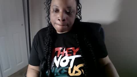 Snapshot of sexymona1218 chatting on May 5, 2026, 8:28 pm SexyMona online show from May 5, 2026, 8:28 pm