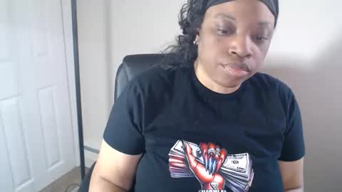 Snapshot of sexymona1218 chatting on May 16, 2026, 4:39 pm SexyMona online show from May 16, 2026, 4:39 pm