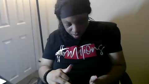 Snapshot of sexymona1218 chatting on May 19, 2026, 5:14 am SexyMona online show from May 19, 2026, 5:14 am