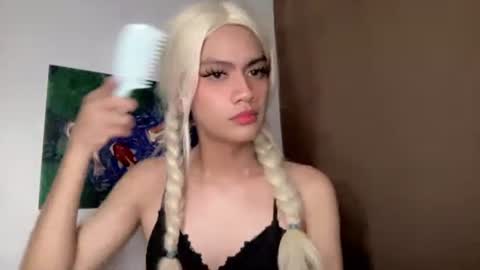 Snapshot of sexynakedweapon chatting on May 12, 2026, 9:28 am LIEZEL online show from May 12, 2026, 9:28 am