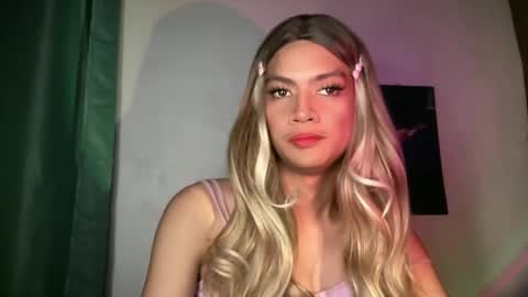 Snapshot of sexynakedweapon chatting on June 2, 2026, 4:31 pm LIEZEL online show from June 2, 2026, 4:31 pm