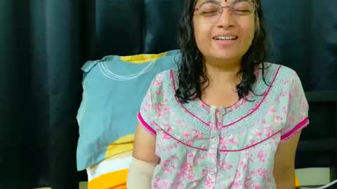 Snapshot of sexyniharika chatting on October 22, 2025, 6:24 am Niharika online show from October 22, 2025, 6:24 am