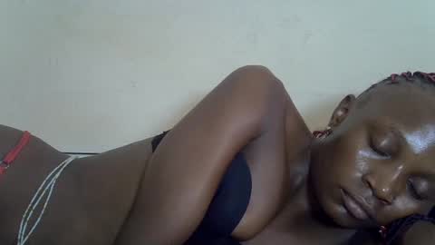 Snapshot of sexypetite4 chatting on July 8, 2026, 9:25 am SHARON online show from July 8, 2026, 9:25 am
