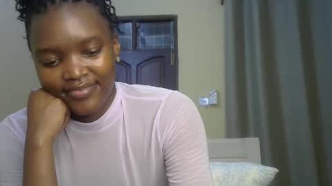 Snapshot of sexypetite_lee chatting on January 5, 2025, 4:58 am Lee online show from January 5, 2025, 4:58 am