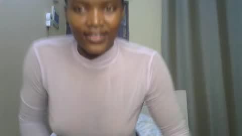 Snapshot of sexypetite_lee chatting on January 5, 2025, 6:56 pm Lee online show from January 5, 2025, 6:56 pm