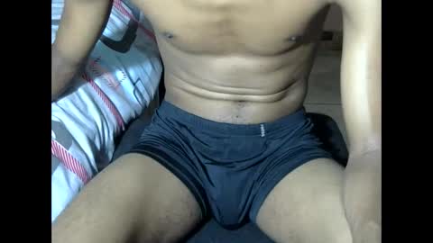 Snapshot of sexyromeo_bbc chatting on November 30, 2025, 6:45 pm Enzo online show from November 30, 2025, 6:45 pm