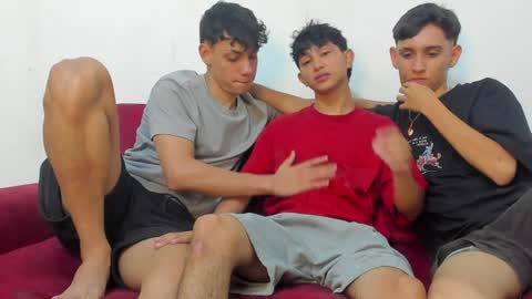 Snapshot of sexys_boys18 chatting on July 24, 2026, 1:14 am MATIAS-18 THIAHO -18 MAX-19 NICOKALY-19 CAIN-19 MOD ESTEBAN online show from July 24, 2026, 1:14 am