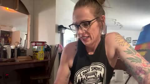 Snapshot of sexytillygurl chatting on May 6, 2026, 9:53 pm sexytillygurl online show from May 6, 2026, 9:53 pm