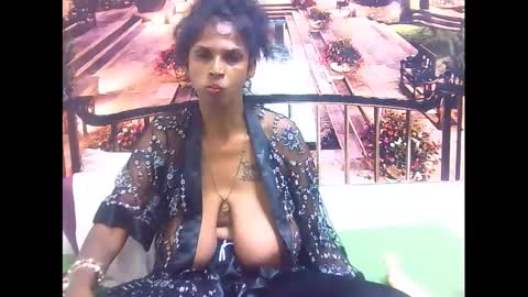 Snapshot of sexyva4u2luv chatting on March 5, 2025, 6:01 pm sexyva4u2luv online show from March 5, 2025, 6:01 pm