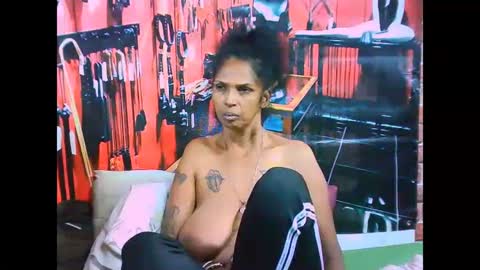 Snapshot of sexyva4u2luv chatting on March 11, 2025, 12:22 am sexyva4u2luv online show from March 11, 2025, 12:22 am