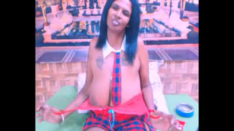 Snapshot of sexyva4u2luv chatting on October 3, 2025, 6:05 pm sexyva4u2luv online show from October 3, 2025, 6:05 pm