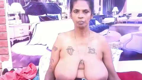 Snapshot of sexyva4u2luv chatting on November 26, 2025, 7:37 pm sexyva4u2luv online show from November 26, 2025, 7:37 pm