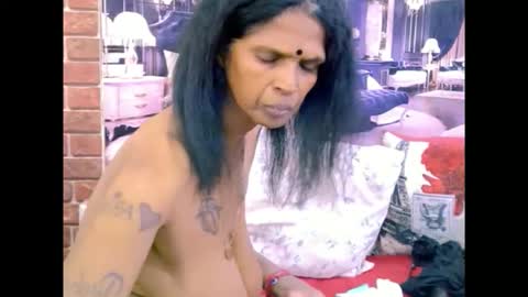 Snapshot of sexyva4u2luv chatting on June 4, 2026, 6:52 am sexyva4u2luv online show from June 4, 2026, 6:52 am
