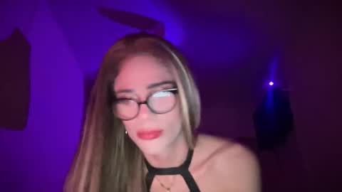 Snapshot of sexyvalerynsx chatting on June 4, 2026, 9:54 pm Valsexxx91 online show from June 4, 2026, 9:54 pm