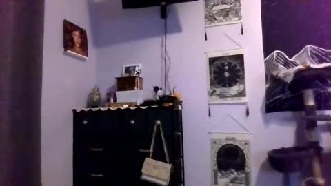 Alyssa Rene online show from October 28, 2025, 3:32 am