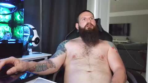 Snapshot of sflmarriedguy chatting on April 17, 2026, 1:36 pm SouthFloridaStr8guy online show from April 17, 2026, 1:36 pm