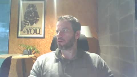 shad0w_hunter online show from December 9, 2024, 9:26 pm