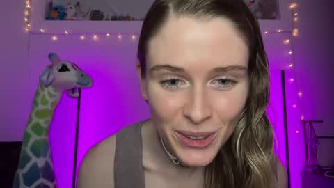 Snapshot of shadebabe chatting on December 7, 2024, 8:00 am shadebabe online show from December 7, 2024, 8:00 am