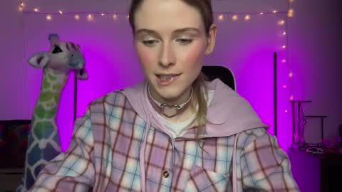 Snapshot of shadebabe chatting on December 29, 2024, 4:59 am shadebabe online show from December 29, 2024, 4:59 am