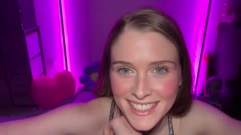 shadebabe online show from April 19, 2026, 8:02 am