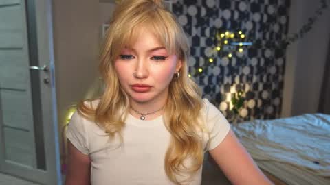 Snapshot of shadowladyyy chatting on April 7, 2026, 9:43 am Sindy and Nancy Next stream 1 December online show from April 7, 2026, 9:43 am