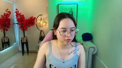 Snapshot of shady_bug chatting on May 18, 2026, 8:03 pm Shady online show from May 18, 2026, 8:03 pm