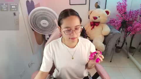 Snapshot of shady_bug chatting on May 24, 2026, 12:43 pm Shady online show from May 24, 2026, 12:43 pm