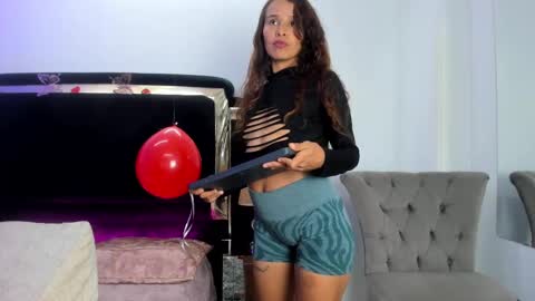 Snapshot of shainabonne chatting on February 14, 2025, 11:20 pm Shaina online show from February 14, 2025, 11:20 pm