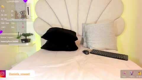 Snapshot of shairytovar chatting on September 12, 2025, 6:35 am shairytovar online show from September 12, 2025, 6:35 am