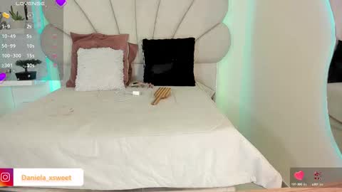 Snapshot of shairytovar chatting on October 12, 2025, 6:34 am shairytovar online show from October 12, 2025, 6:34 am