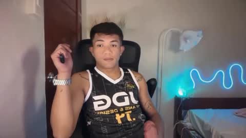 Snapshot of shake_raytow34 chatting on June 5, 2026, 12:11 pm shake_raytow34 online show from June 5, 2026, 12:11 pm