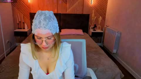 Snapshot of shakira_lux chatting on May 23, 2026, 9:24 am Shakira online show from May 23, 2026, 9:24 am