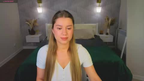 Snapshot of shakira_lux chatting on June 2, 2026, 9:00 am Shakira online show from June 2, 2026, 9:00 am